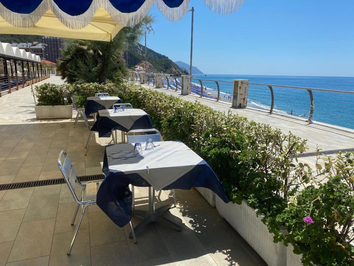 Caravella Hotel Deiva Marina Exterior foto